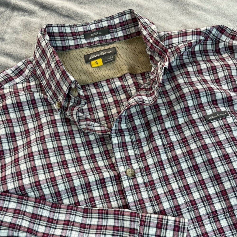 Eddie Bauer Travex Shirt Mens M Red Plaid Long Sleeve Classic Fit Button Down